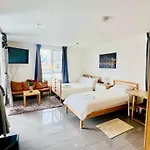Ar7 Sunset Luxurious Apartment In London Zone-1 Including One Family Twin Room With Its Own Stunning Private Terrace