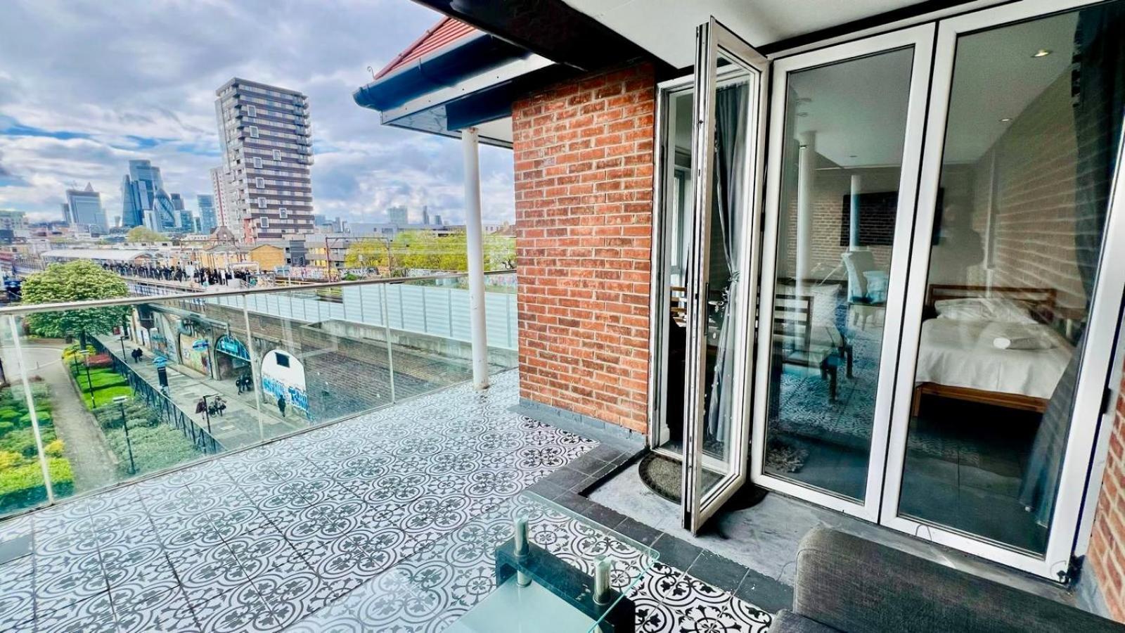 Ar7 Sunset Luxurious In Zone-1 Including One Family Twin With Its Own Stunning Private Terrace * Londra